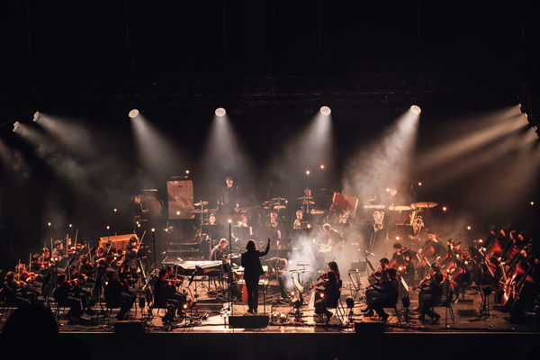 ▲SIGUR R&Oacute;S 、NSO國家交響樂團跨界演出。（圖／寬宏提供）