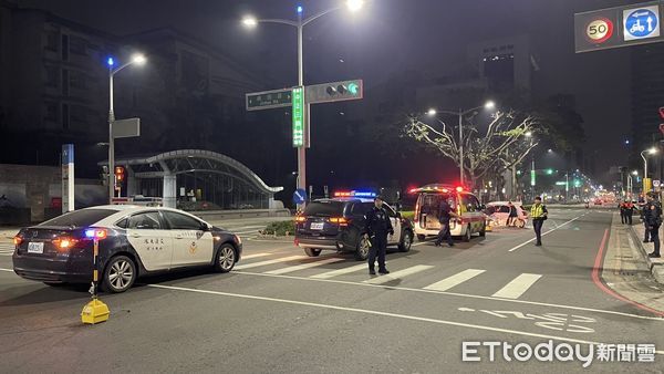 ▲▼高雄酒駕自撞車禍。（圖／記者吳奕靖翻攝）