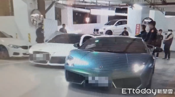 ▲▼ 屏東縣立民生立體停車場內有大型改裝車聚。（圖／記者陳崑福翻攝，下同）