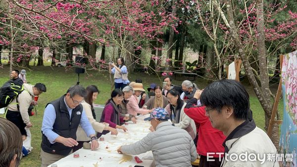 ▲九族文化村「櫻花咖啡茶與文學藝術的對話」活動日前登場。（圖／九族文化村提供）