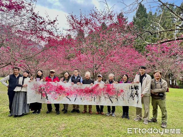 ▲九族文化村「櫻花咖啡茶與文學藝術的對話」活動日前登場。（圖／九族文化村提供）