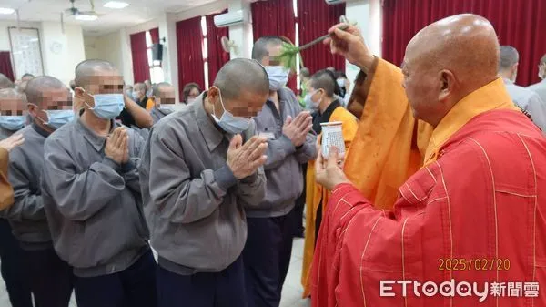 ▲南投看守所舉辦皈依三寶典禮，108位收容人開啟心靈新生之路。（圖／記者高堂堯翻攝，下同）