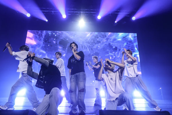 ▲▼ 「國民姐夫」AKIRA現身！日人氣團體BALLISTIK BOYZ表演到一半⋯　他合體炸裂全場。（圖／LDH愛夢悅提供）