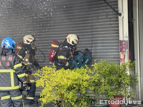 ▲▼             雲林縣斗六市文化路上一處2層樓高的鐵皮建物發生火警。（圖／記者游瓊華翻攝，下同）