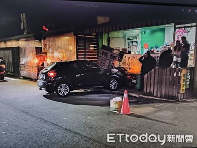 台中休旅車突左彎撞進檳榔攤!闆娘嚇壞急起身 駕駛稱閃機車
