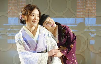 西門町舞台劇演一半「佈景意外倒塌」演員受傷 台下全大咖藝人!