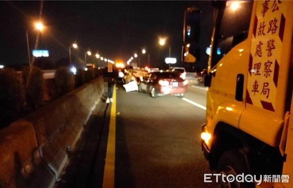 ▲▼國道11車連環撞。（圖／記者林東良翻攝）