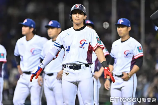 ▲▼2026年第6屆WBC世界棒球經典賽資格賽WBCQ，中華隊落入分組第三，隊長陳傑憲賽後面色凝重。（圖／記者李毓康攝）