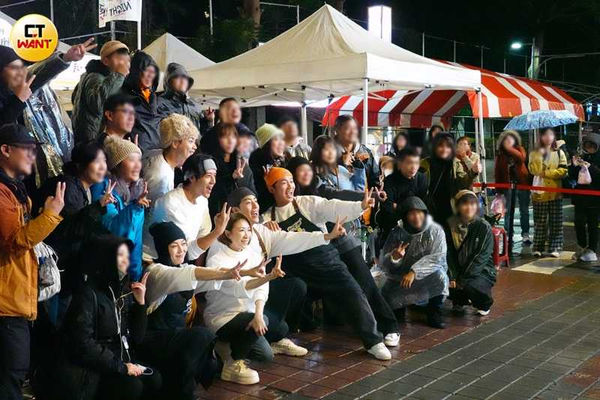 節目最後拍攝大合照留念。（圖／本刊攝影組）