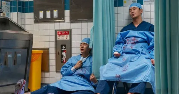韓劇《外傷重症中心》詮釋的醫療第一線困境，讓許多醫護人員看了感慨萬千。（圖／翻攝自Netflix）