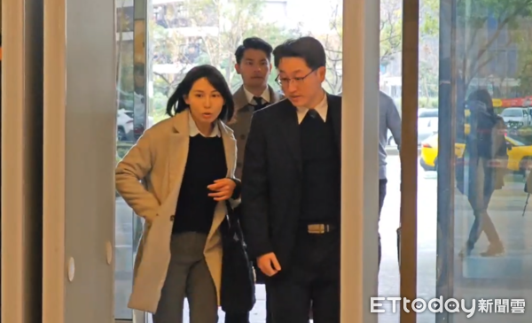 ▲▼             前海基會董事長鄭文燦涉收賄500萬，今天四度開庭。（圖／記者沈繼昌翻攝，下同）