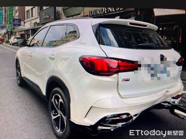 ▲▼二分局車禍             。（圖／記者林東良攝）