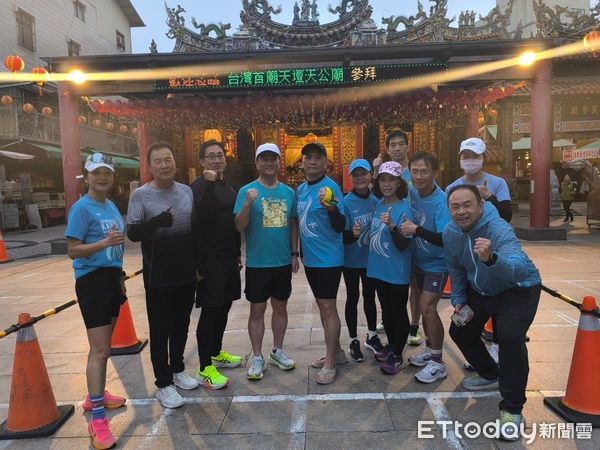 ▲日本山口縣村岡嗣政知事，換上今年台南古都馬拉松的選手服出門「跑」訪台南，用雙腳身體力行展現對台南的熱愛，知事也特別在個人IG上po出跑步照。（圖／記者林東良翻攝，下同）