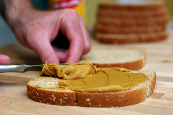 ▲▼花生醬,花生,過敏,麵包,抹醬。（圖／達志影像／美聯社）