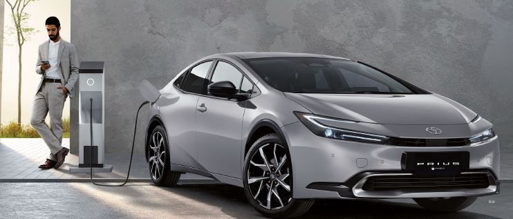 ▲129.9萬起！TOYOTA新年式Prius PHEV開賣　增手機無線充電小漲4000。（圖／翻攝自TOYOTA）
