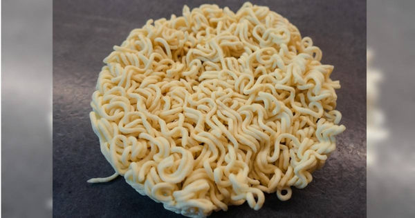 南韓一名超市老闆日前遇到失業的年輕男子賒泡麵錢，二話不說又再給了其他物資，沒想到幾個月後，竟收到20萬韓幣（約新台幣4590元）回禮。（示意圖／PIXABAY）