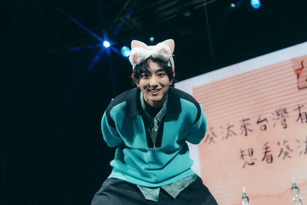 ▲▼ 駒木根葵汰來台吃臭豆腐石化　「打包一箱小泡芙」驚艷：日本沒這味道。（圖／華貴娛樂提供）