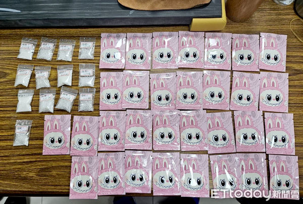 ▲李男因無照駕駛遭警方攔查，機車置物箱搜出大批毒品。（圖／記者張君豪翻攝）