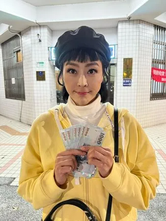 ▲唐玲21日與友人聚餐後，包包遭到歹徒竊取。（圖／翻攝自Facebook／唐玲Linh Linh）