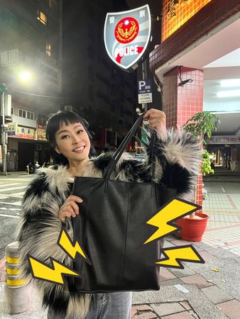▲唐玲順利取回失竊的包包。（圖／翻攝自Facebook／唐玲Linh Linh）