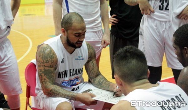 ▲曾以總教練兼球員身份來台打瓊斯盃，被球迷稱為「紐西蘭藤真」的布雷斯威爾，驚傳心臟問題逝世。（圖／資料照）