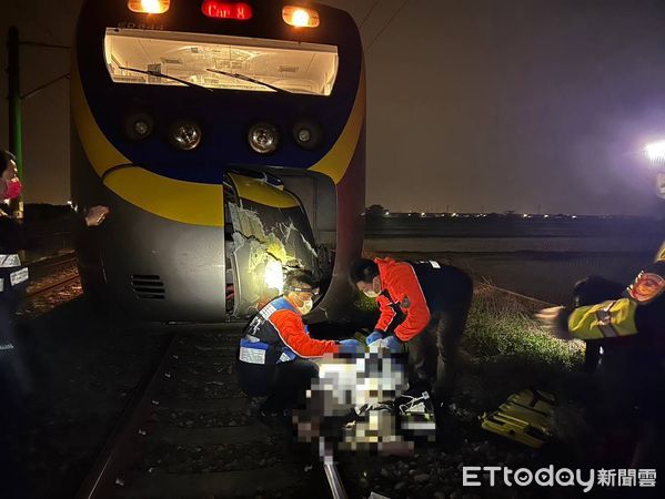 ▲台南火車與行人交通事故，1人明顯死亡。（圖／記者林東良翻攝）