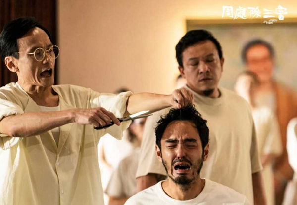 拚命工作1／阮經天喪母後復工拍戲　睡眠不足按摩面露痛苦