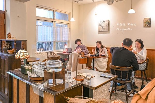 ▲▼永春站虎林街巷弄民宅老屋咖啡店！菜單甜點好吃推薦冰淇淋布丁。（圖／部落客周花花授權提供）