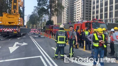 快訊／台中新光三越遭通報「飄瓦斯味」！消防又衝現場