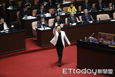 吳春城「壯世代」違規投標罰10萬　議長之子政治獻金沒開收據罰66萬