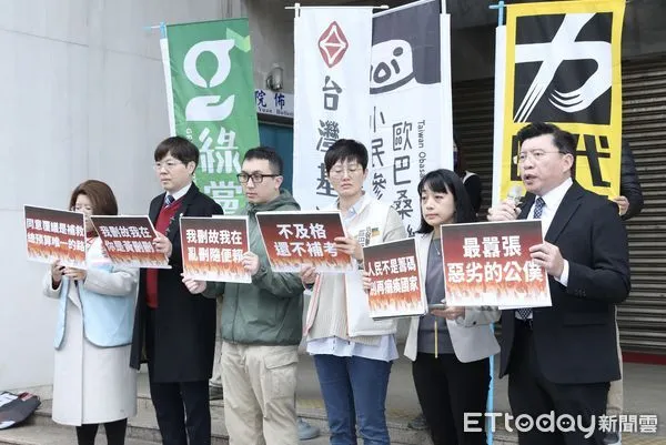 ▲▼進步本土在野黨舉行人民不是籌碼 別再癱瘓國家 同意覆議是補救總預算唯一的路 聯合記者。（圖／記者屠惠剛攝）