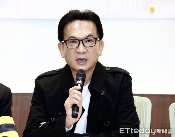 ▲▼立委林俊憲  召開海外二二八遺屬返鄉團 舉行 2025年海外二二八遺屬返鄉 記者會。（圖／記者屠惠剛攝）