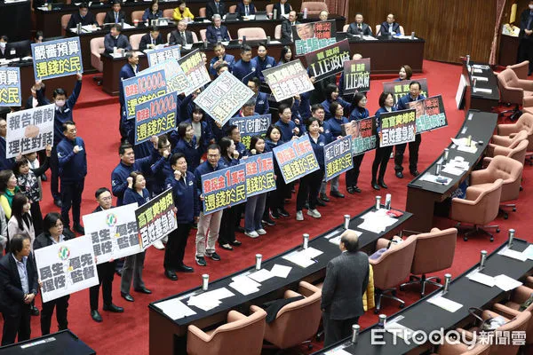 ▲行政院長卓榮泰施政報告遭國民黨團動員杯葛。（圖／記者林敬旻攝）