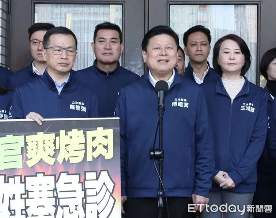 ▲▼國民黨立法院黨團 記者會 傅崐萁與全體黨籍立委。（圖／記者屠惠剛攝）