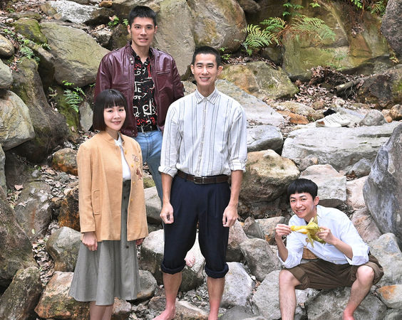 ▲《寶島西米樂》何宜珊、王盈凱、盧彥澤、陳玹宇頂低溫到山上拍攝。（圖／台視提供）