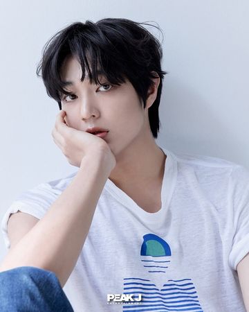 ▲▼全真㥠。（圖／翻攝自Instagram／peakj.official）