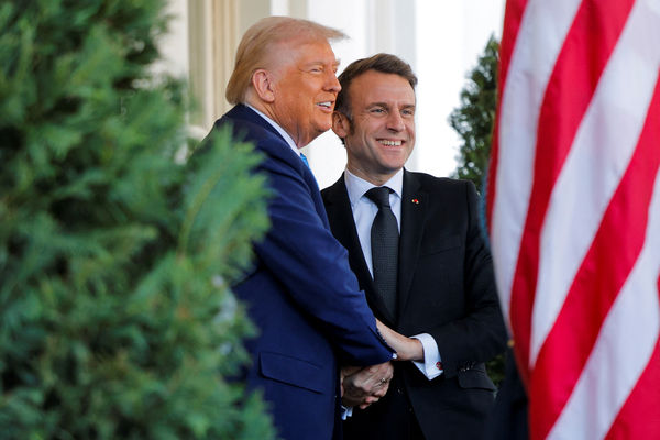 ▲▼2025年2月24日，美國總統川普（Donald Trump）在白宮，與法國總統馬克宏（Emmanuel Macron）會面。（圖／路透）