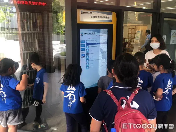 ▲「小螞蟻搬書」 全民動員周末登場。（圖／記者楊漢聲翻攝）