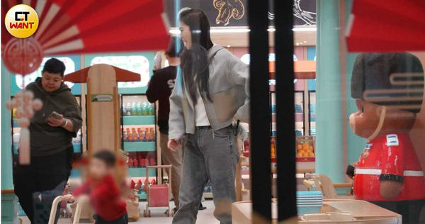 形單影隻1／任容萱情人節遛外甥　男友林柏澍傳金錢糾紛神隱