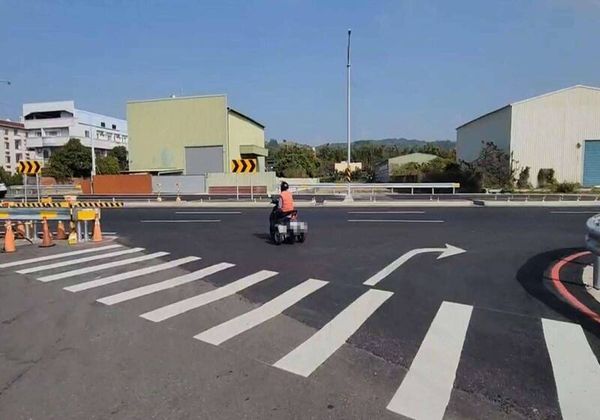 ▲東彰道路通車滿月超速、闖紅燈不斷，沿線警方採機動式執法。（圖／警方提供 縣府提供）