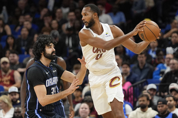 ▲騎士莫布里攻守兩端都發揮穩定戰力，幫助球隊以40分大勝魔術。（圖／達志影像／美聯社）