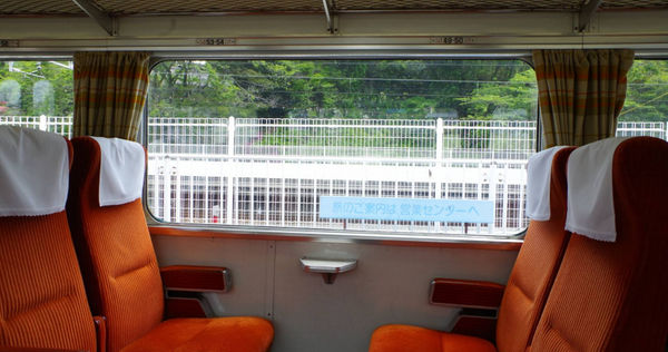 一名日本遊客在台鐵上身體不適，台灣女高中生熱心相助。（示意圖／Photo AC）