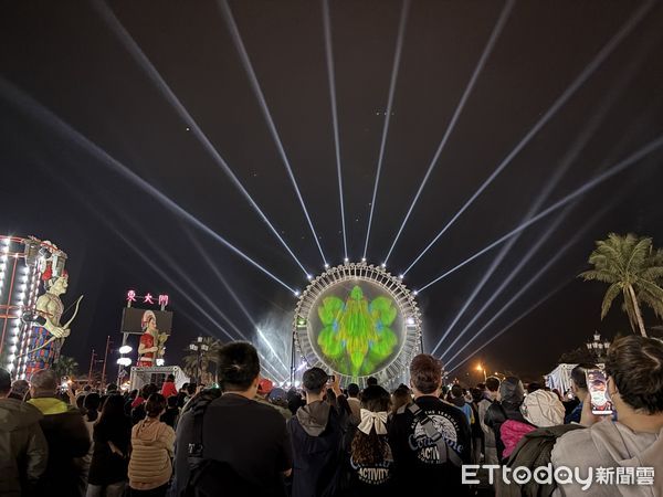 ▲▼花蓮太平洋燈會科技主燈將移師太平洋公園南濱段持續展演。（圖／花蓮縣政府提供，下同）