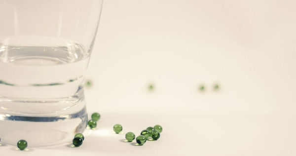 一名人妻抱怨，公公把漂白水當仙丹喝下肚。（示意圖／翻攝自pixabay）