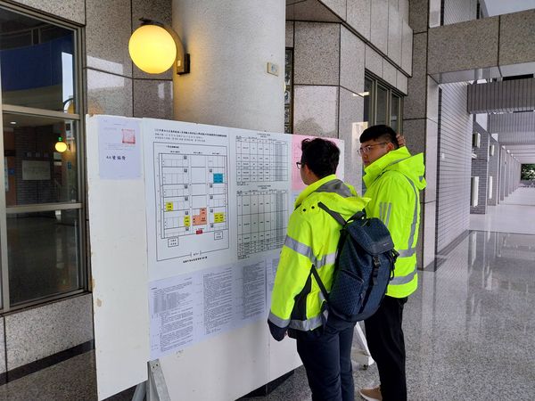 ▲考場1樓會設置座位表供考生查詢。（圖／航港局提供）