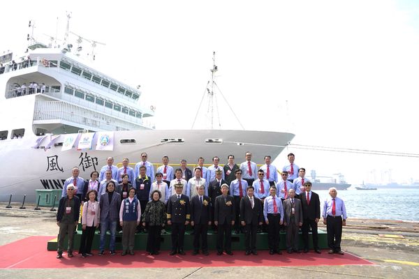 ▲交船暨首航典禮貴賓合影。（圖／台船提供）