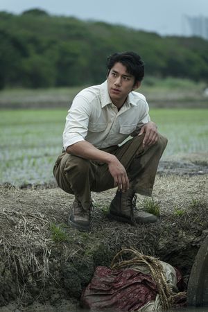 ▲《搜查瑠公圳》朱軒洋化身警察，不怕痛，不怕髒，調查命案真相。（圖／伯樂影業提供）