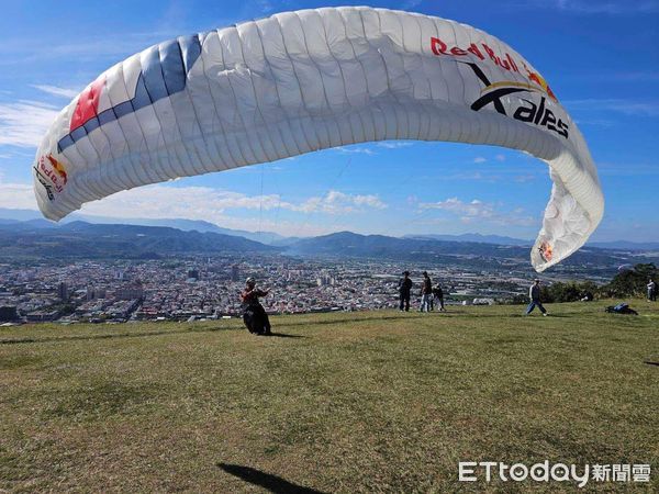 ▲日本飛行傘玩家熊谷勝秀三度來台，於空中鳥瞰台灣埔里美景。（圖／田志興提供）
