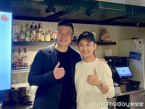 ▲橘焱胡同董事長吳念忠、總經理楊哲瑋。（圖／記者廖婕妤攝）