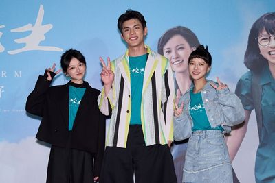 林葉亭上週送走父親!帥兒邱以太首露面 曝現狀:多陪媽媽、外婆